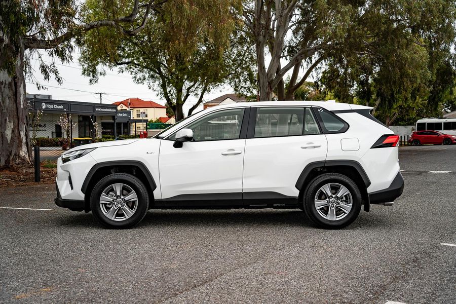 2024 Toyota RAV4 GX Auto 2WD Photo 32
