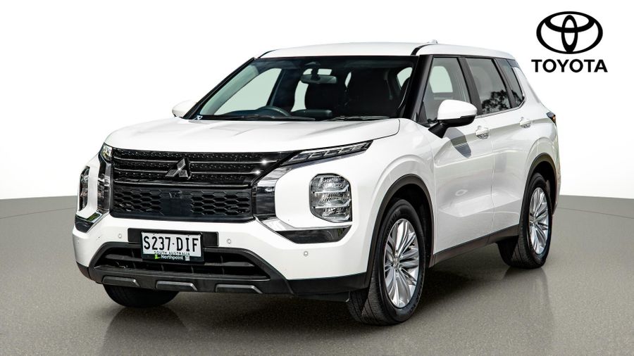 2024 Mitsubishi Outlander ES ZM Auto 2WD MY24 Photo 3