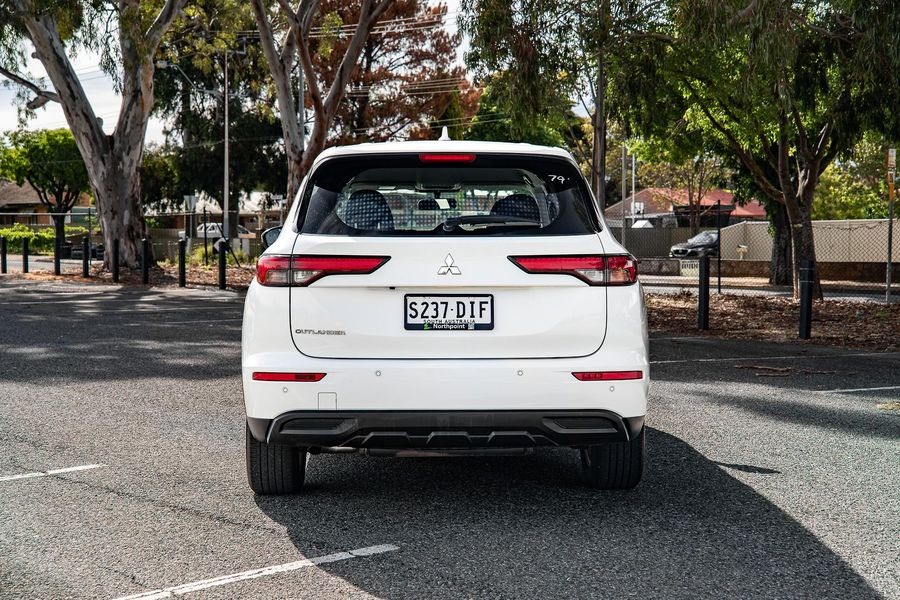 2024 Mitsubishi Outlander ES ZM Auto 2WD MY24 Photo 35