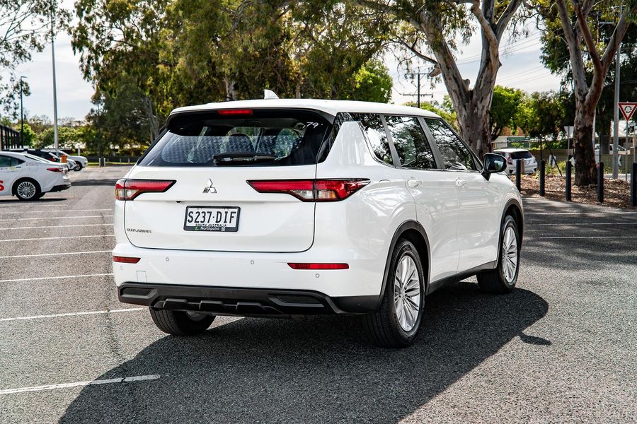 2024 Mitsubishi Outlander ES ZM Auto 2WD MY24 Photo 36