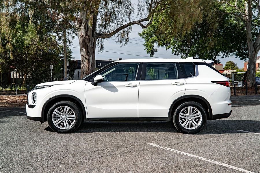 2024 Mitsubishi Outlander ES ZM Auto 2WD MY24 Photo 33