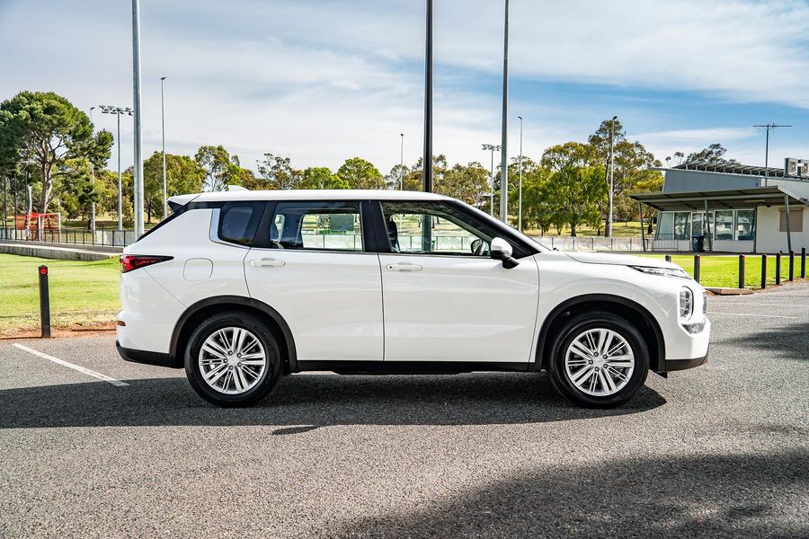 2024 Mitsubishi Outlander ES ZM Auto 2WD MY24 Photo 37