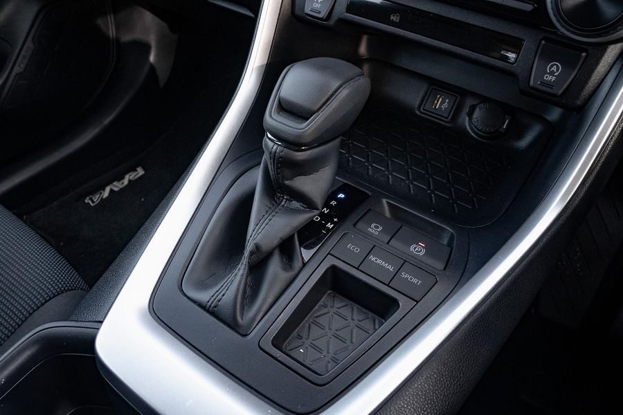 2024 Toyota RAV4 GX Auto 2WD Photo 14