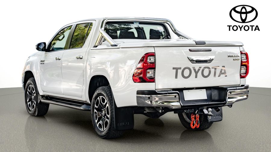 2022 Toyota Hilux SR5 Auto 4x4 Double Cab Photo 5