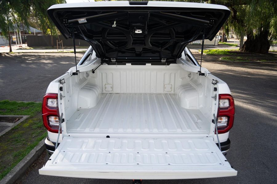 2022 Toyota Hilux SR5 Auto 4x4 Double Cab Photo 19