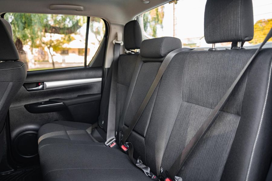 2022 Toyota Hilux SR5 Auto 4x4 Double Cab Photo 18