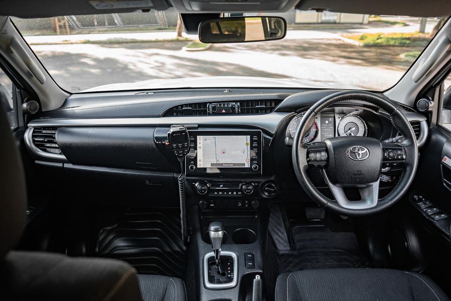 2022 Toyota Hilux SR5 Auto 4x4 Double Cab Photo 9