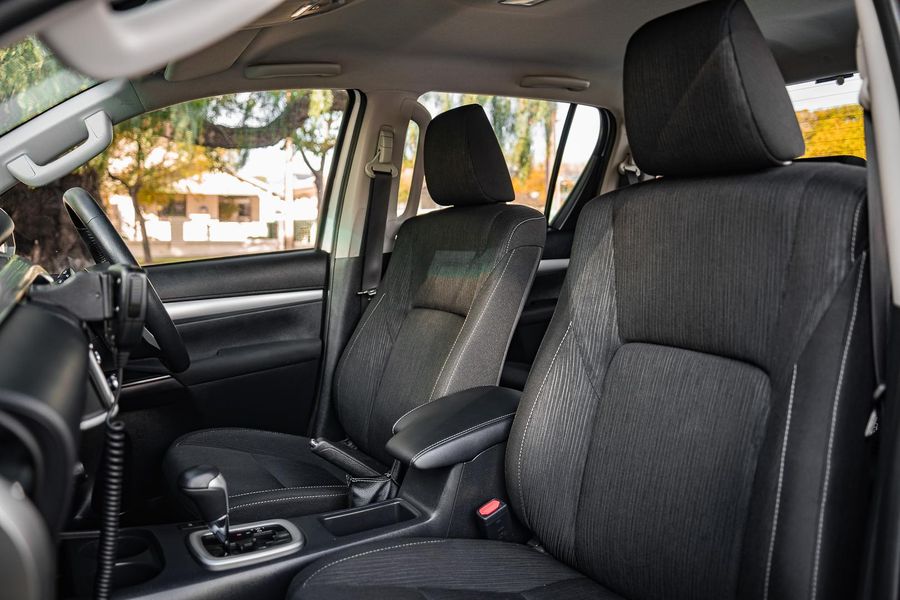 2022 Toyota Hilux SR5 Auto 4x4 Double Cab Photo 17