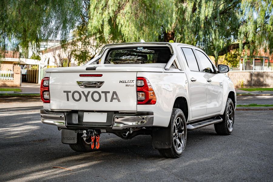 2022 Toyota Hilux SR5 Auto 4x4 Double Cab Photo 34