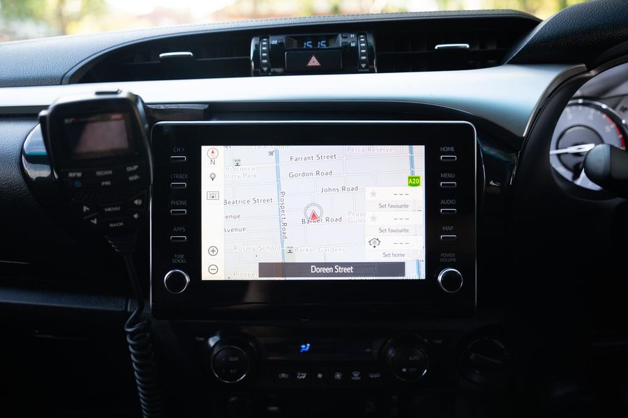 2022 Toyota Hilux SR5 Auto 4x4 Double Cab Photo 10