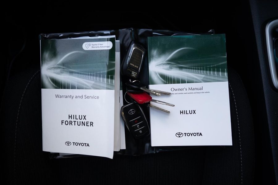 2022 Toyota Hilux SR5 Auto 4x4 Double Cab Photo 23