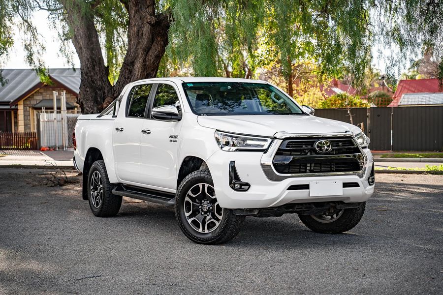 2022 Toyota Hilux SR5 Auto 4x4 Double Cab Photo 28