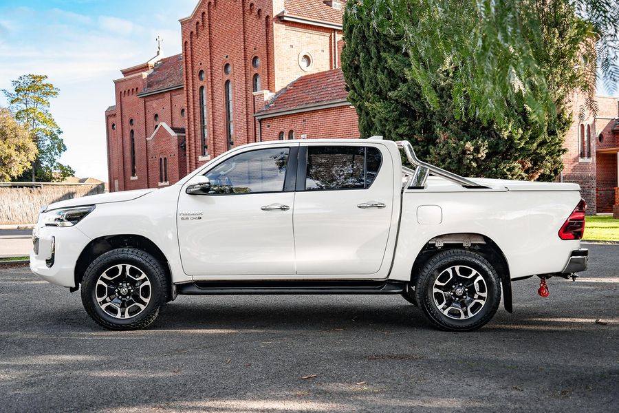2022 Toyota Hilux SR5 Auto 4x4 Double Cab Photo 31