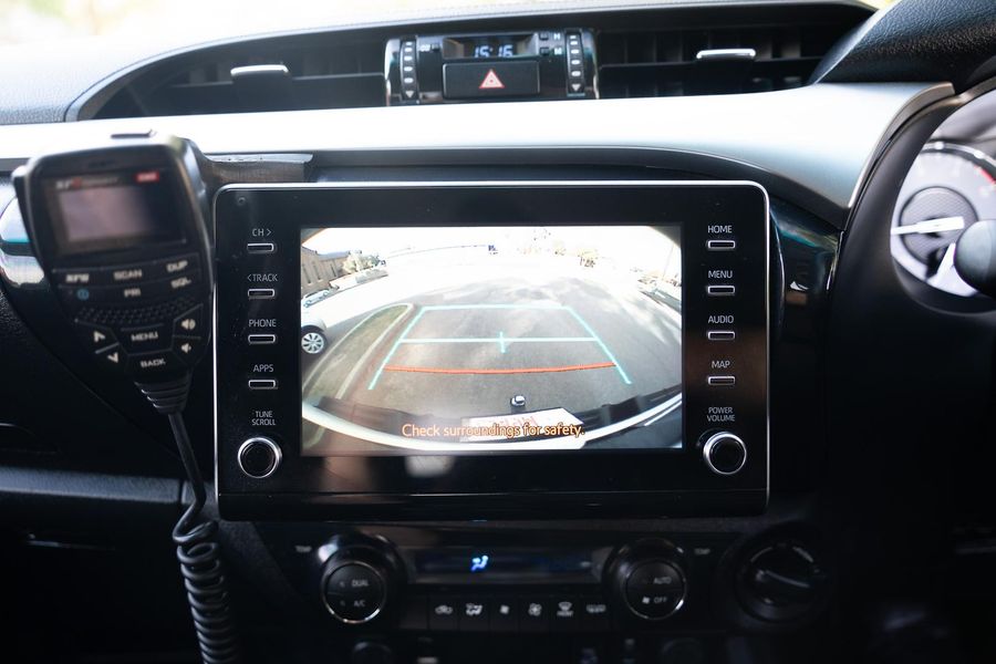 2022 Toyota Hilux SR5 Auto 4x4 Double Cab Photo 11