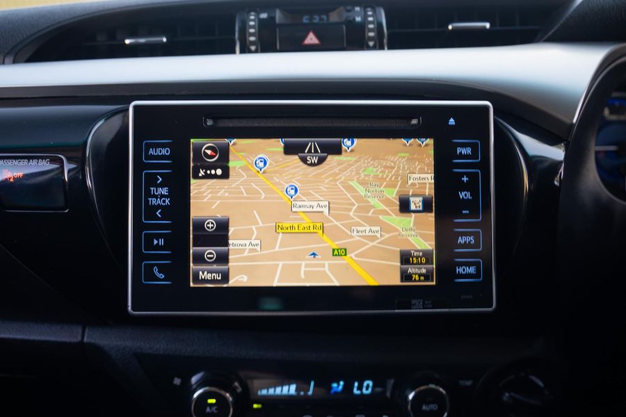 2020 Toyota Hilux SR5 Auto 4x4 Double Cab Photo 10