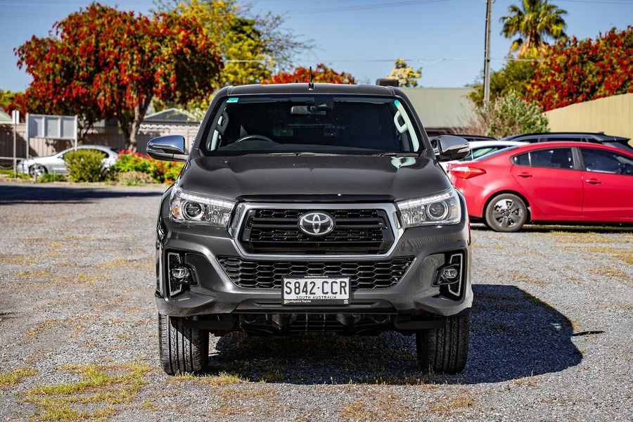 2020 Toyota Hilux SR5 Auto 4x4 Double Cab Photo 29