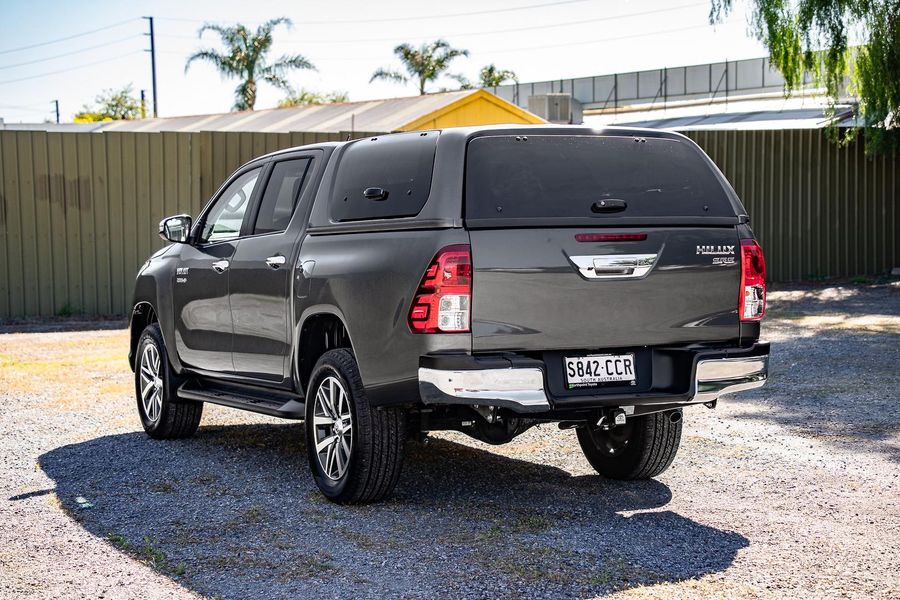 2020 Toyota Hilux SR5 Auto 4x4 Double Cab Photo 32