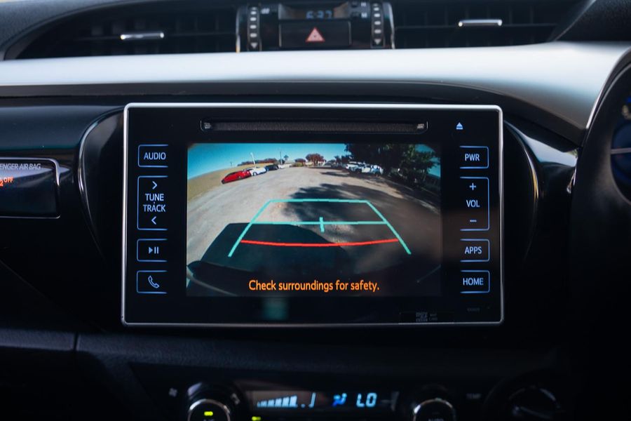 2020 Toyota Hilux SR5 Auto 4x4 Double Cab Photo 11