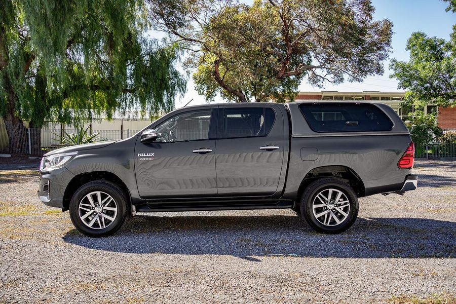 2020 Toyota Hilux SR5 Auto 4x4 Double Cab Photo 31