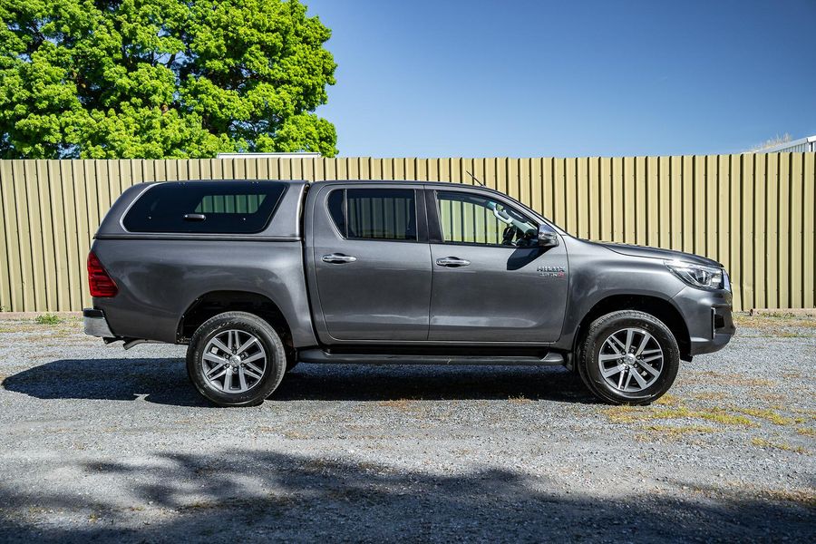 2020 Toyota Hilux SR5 Auto 4x4 Double Cab Photo 35